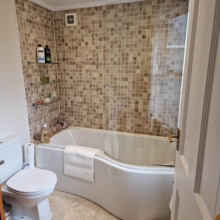 شقة Colourful 2 Bed 2 Bath Tooting House لندن المظهر الخارجي الصورة