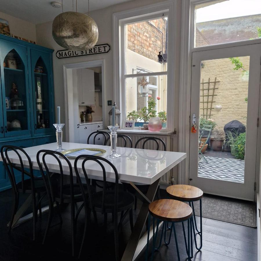 شقة Colourful 2 Bed 2 Bath Tooting House لندن المظهر الخارجي الصورة