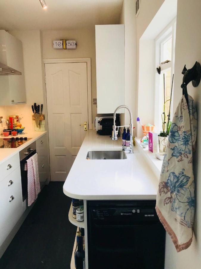 شقة Colourful 2 Bed 2 Bath Tooting House لندن المظهر الخارجي الصورة